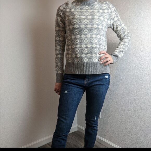 Gap Lambswool Snowflake Sweater  - Picture 11 of 11
